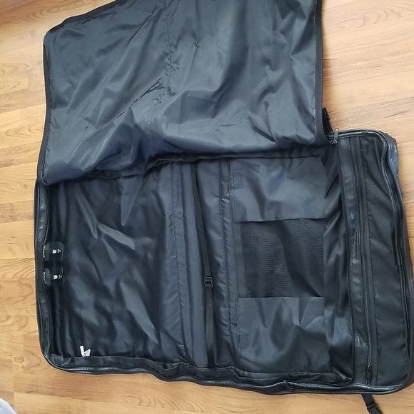Givenchy Garment Travel Bag, Vintage Leather, Rare, Excellent Condition! - Picture 4 of 11